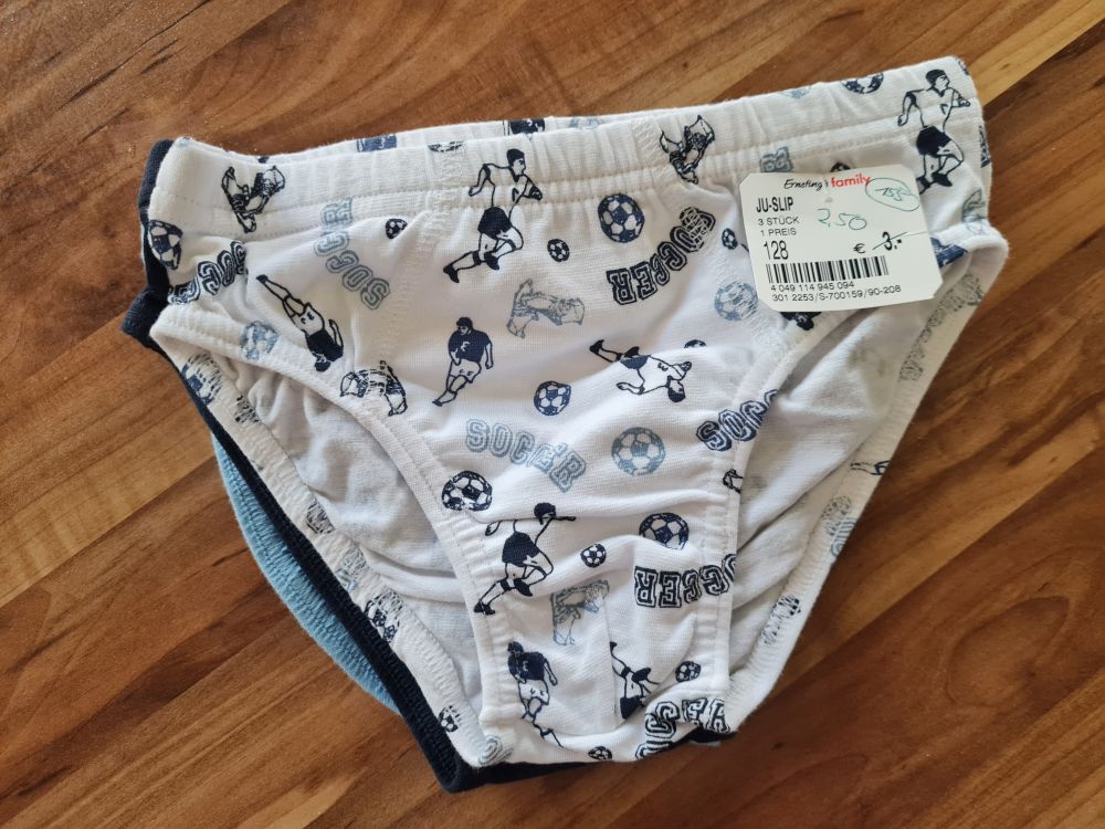 3 Jungen-Slips "Soccer", Gr. 128, Neuware