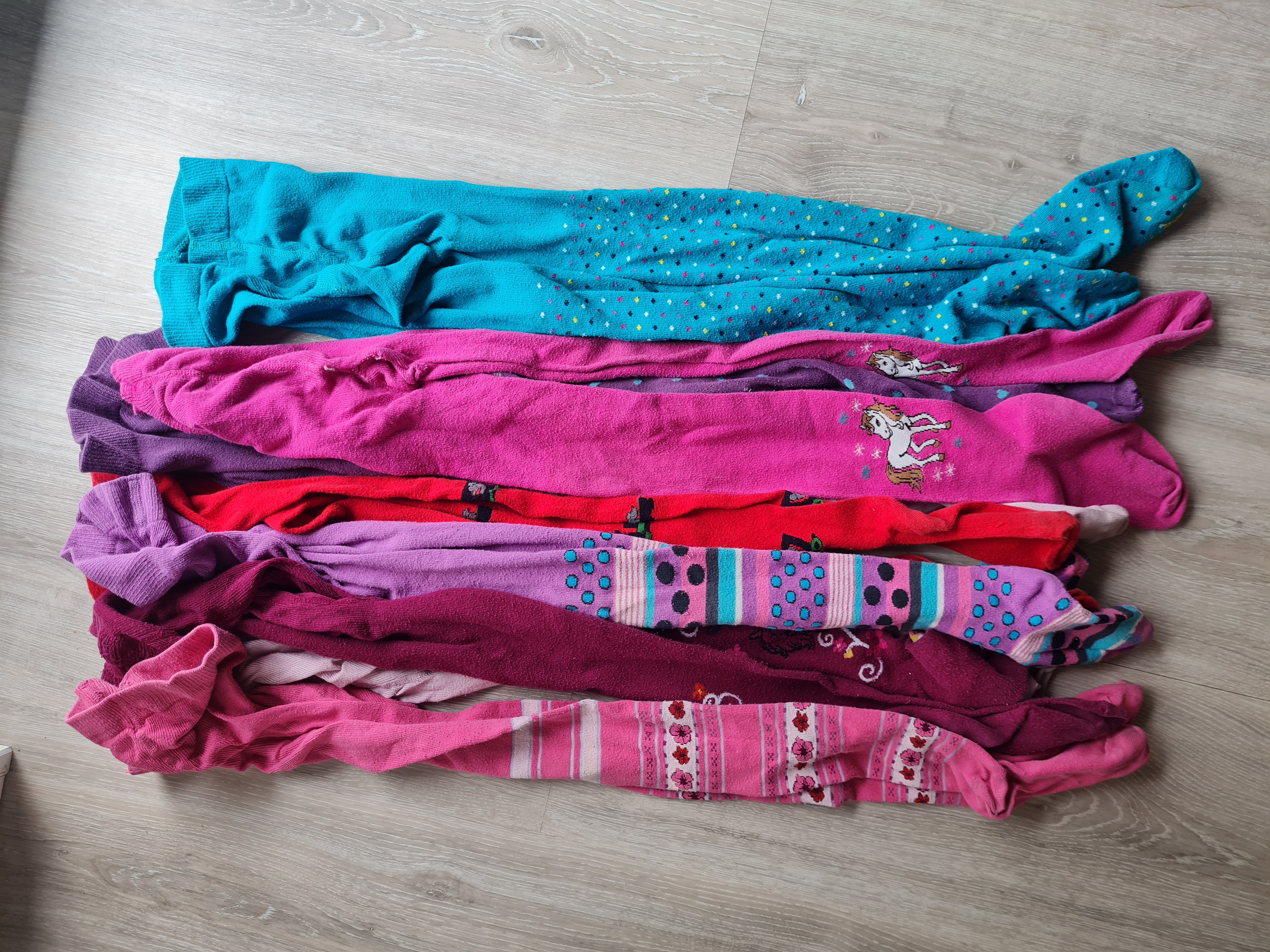 8 Strumpfhosen im Paket Gr. 122/128