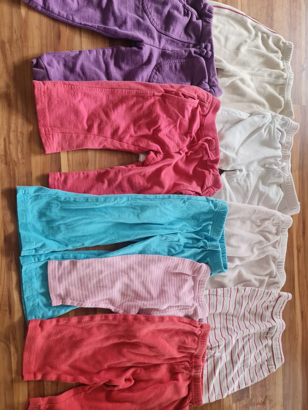 9 bequeme Hosen für Mädchen, Gr. 74/80, Secondhand