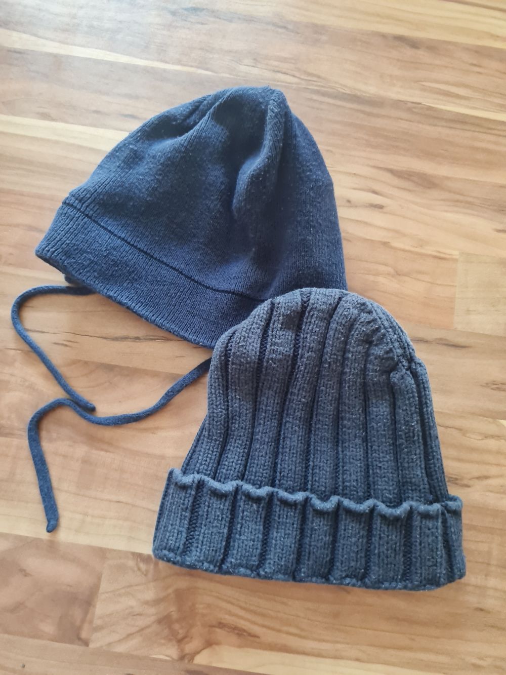 2 Mützen für Jungen für Herbst/Winter, ca. Gr. 41 (2-3 Monate), Secondhand