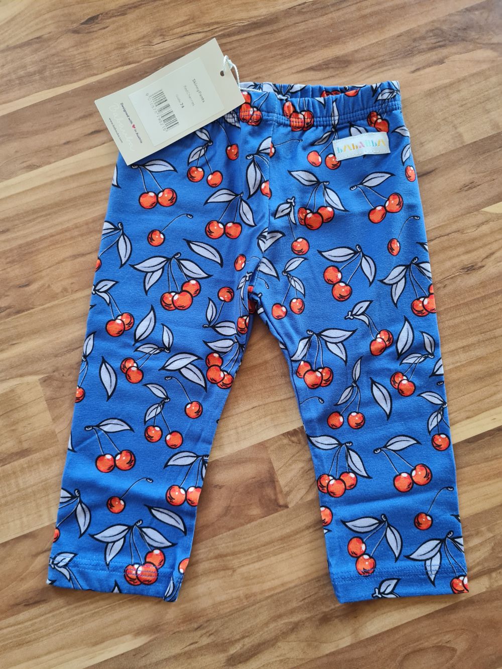 Babauba SkinnyPants "Red Cherries", Gr. 74, Neuware mit Etikett