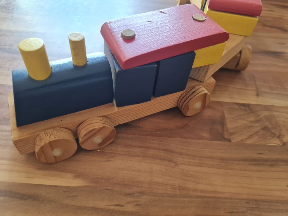 Große Holzeisenbahn mit vielen Möglichkeiten, Secondhand