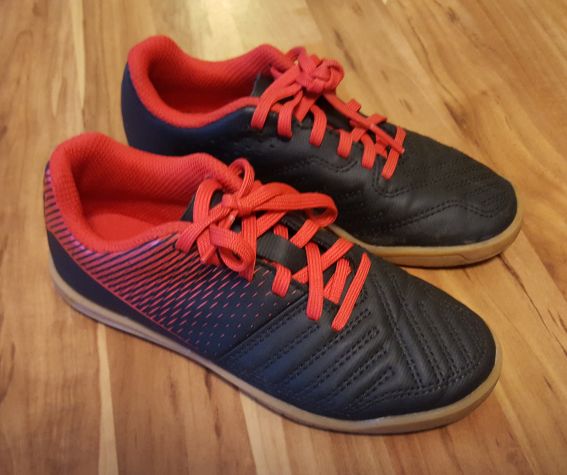 Turnschuhe Gr. 29