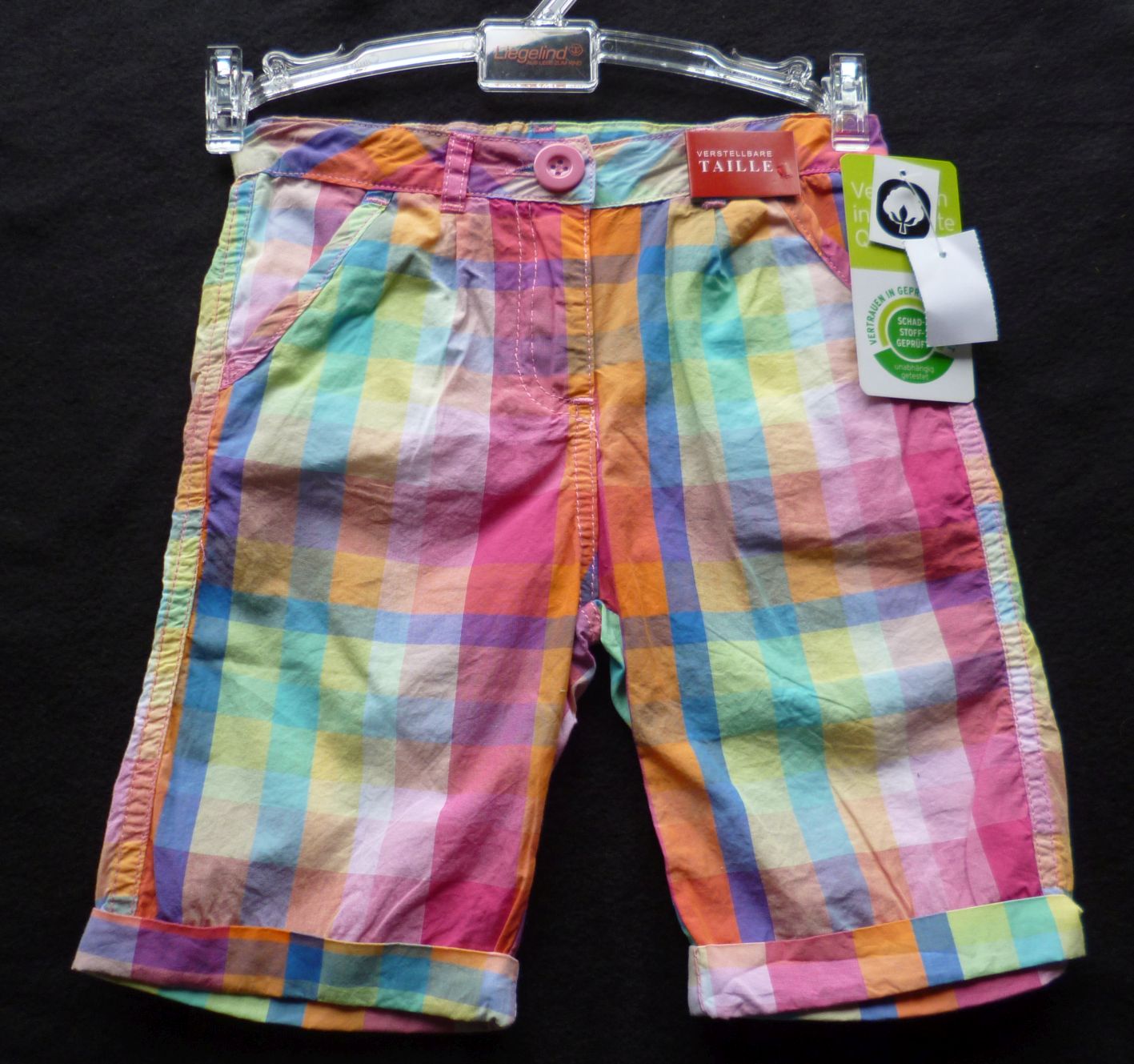 Farbenfrohe Kurze Hose Gr. 92, Neuware