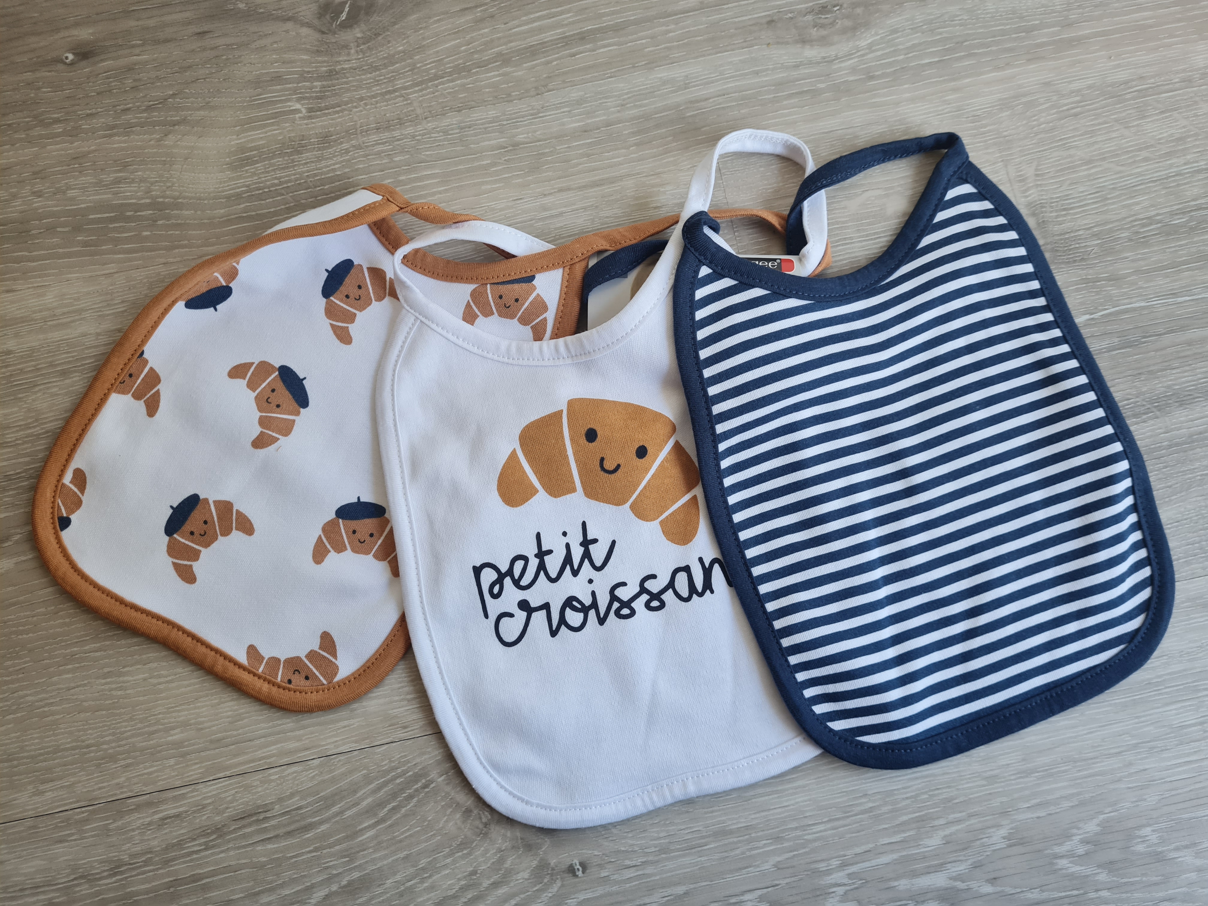 Set mit 3 Lätzchen, Neuware