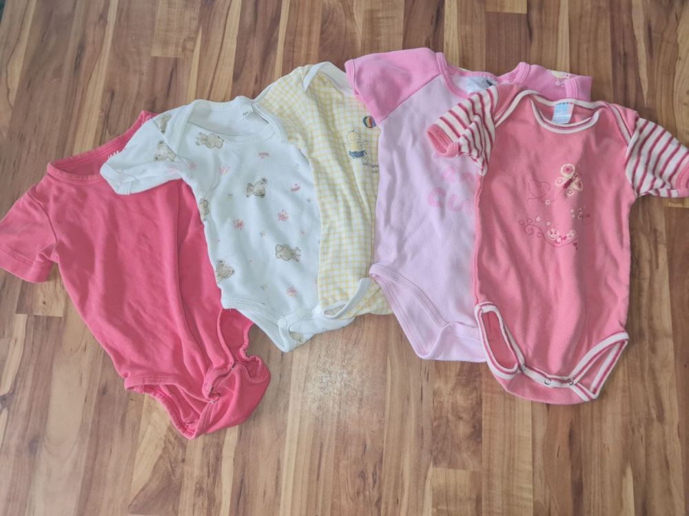 5 Kurzarm-Bodies für Mädchen, Gr. 62/68, Secondhand