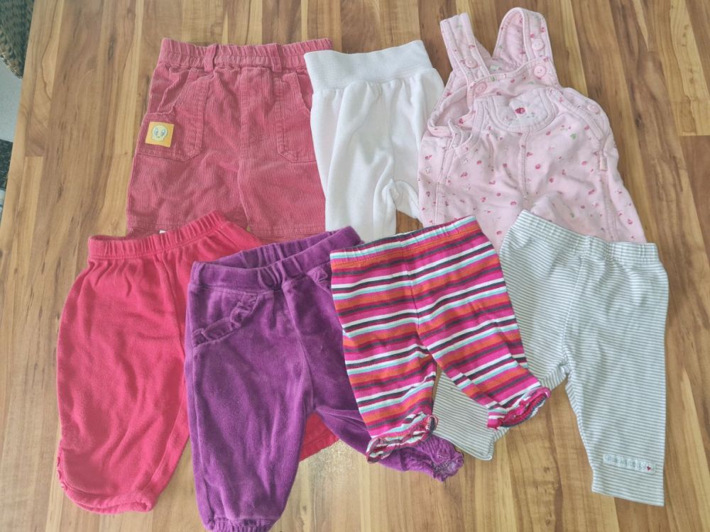 7 Hosen für Mädchen, Gr. 50/56, Secondhand