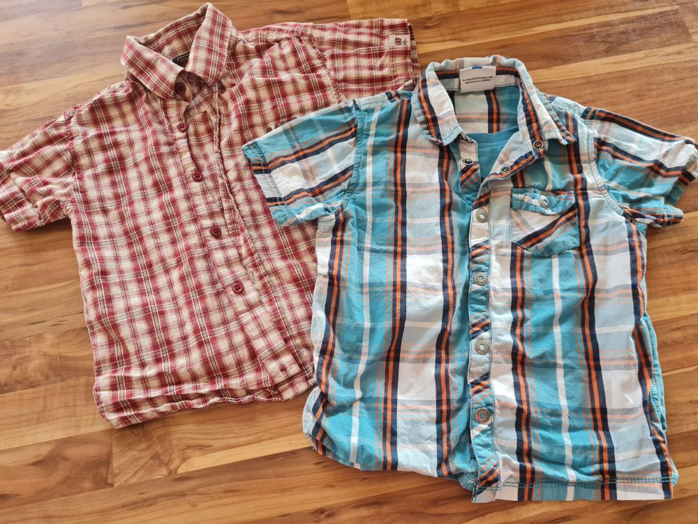 2 Kurzarmhemden für Jungen, Gr. 110, Secondhand