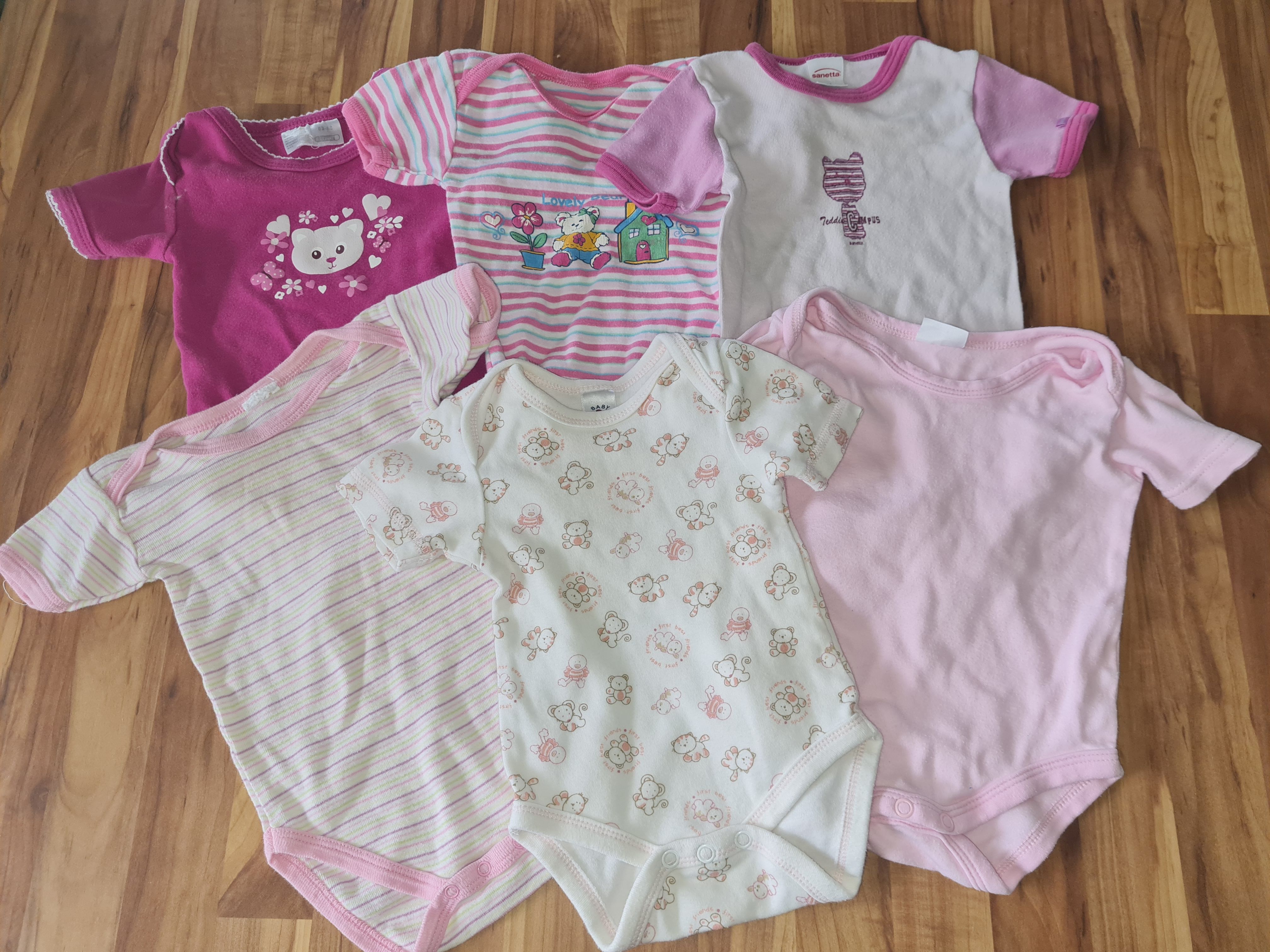 6 Kurzarm-Bodies für Mädchen, Gr. 62/68, Secondhand