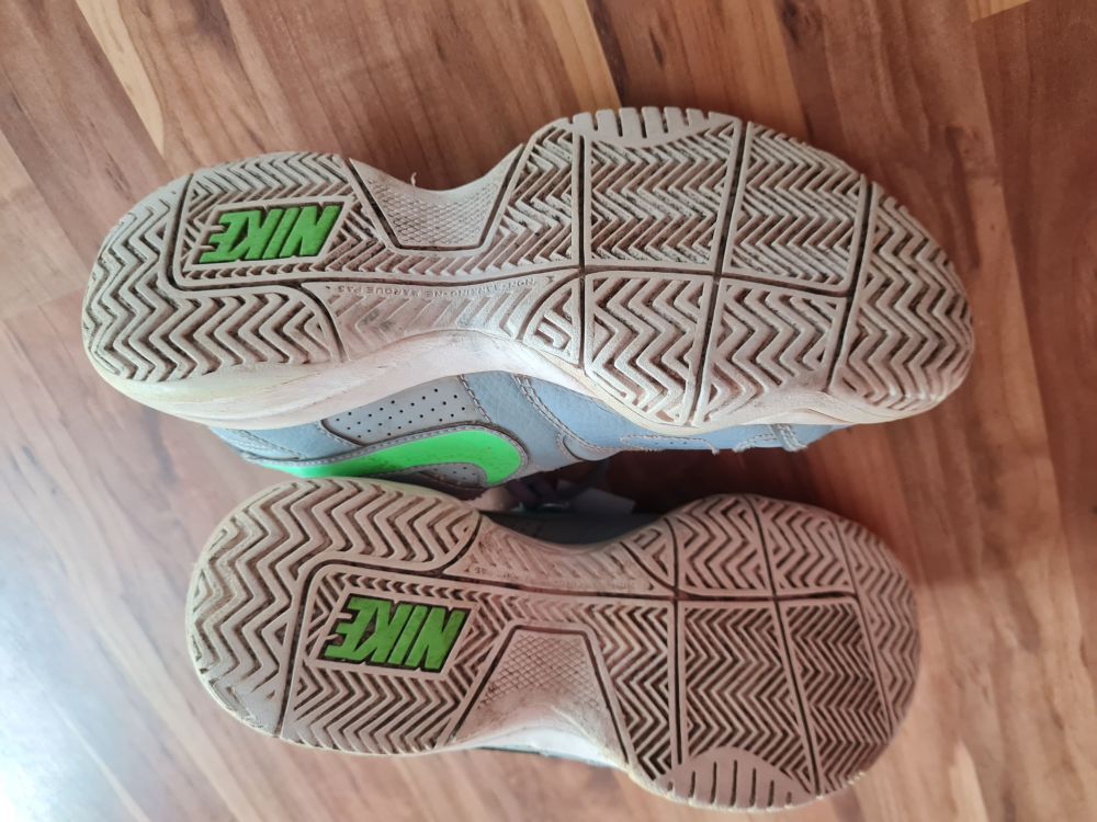 Nike Sportschuhe, Gr. 35,5, Secondhand