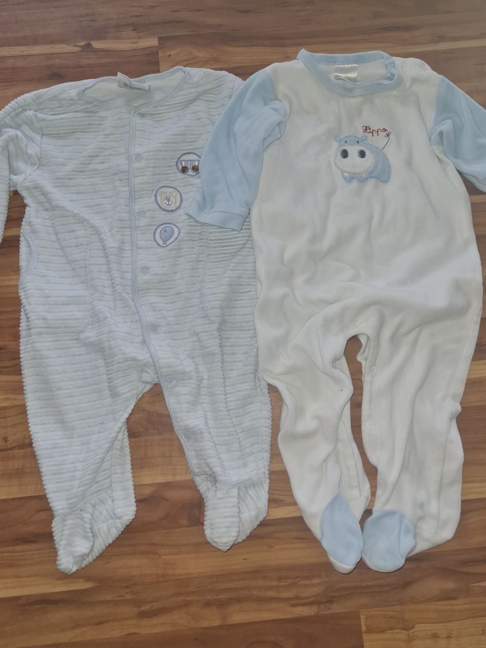2 warme Schlafanzüge für Jungen, Gr. 74/80, Secondhand
