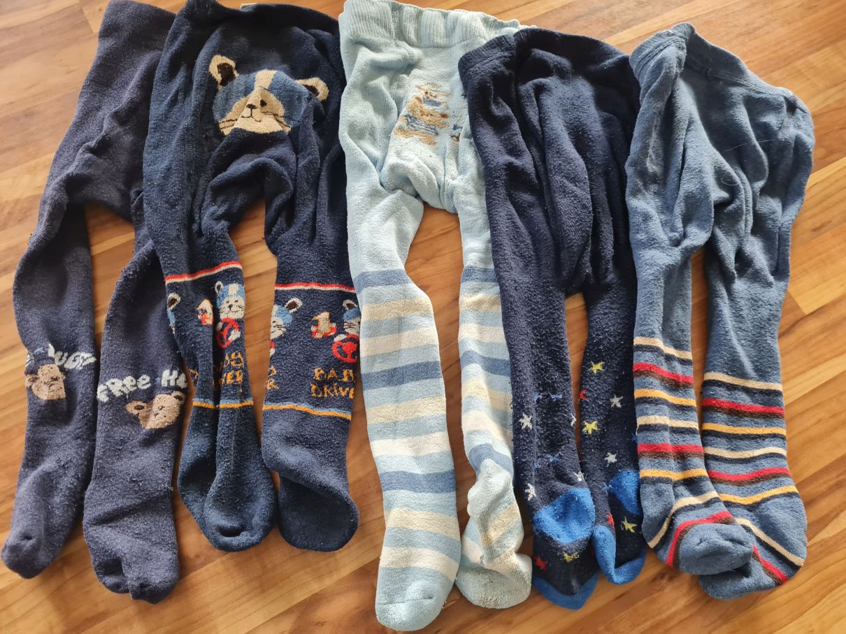 5 Strumpfhosen für Jungen Gr. 74/80, Secondhand