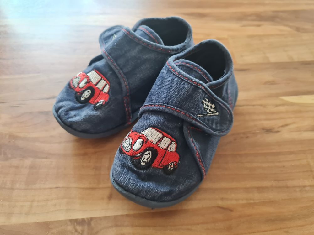Hausschuhe "Auto", blau, Gr. 22/23, Secondhand