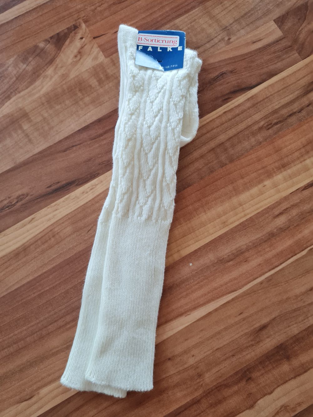 1 Paar Falke Kniestrümpfe, weiß, Gr. 23-26, B-Sortierung, Neuware
