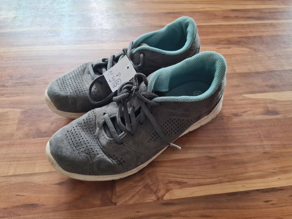 Sport- und Freizeitschuhe, Gr. 37, Secondhand