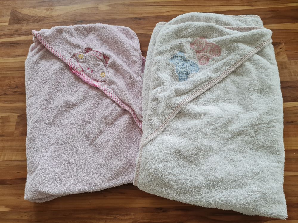 2 Bade-Handtücher / Kapuzentücher, rosa, Secondhand