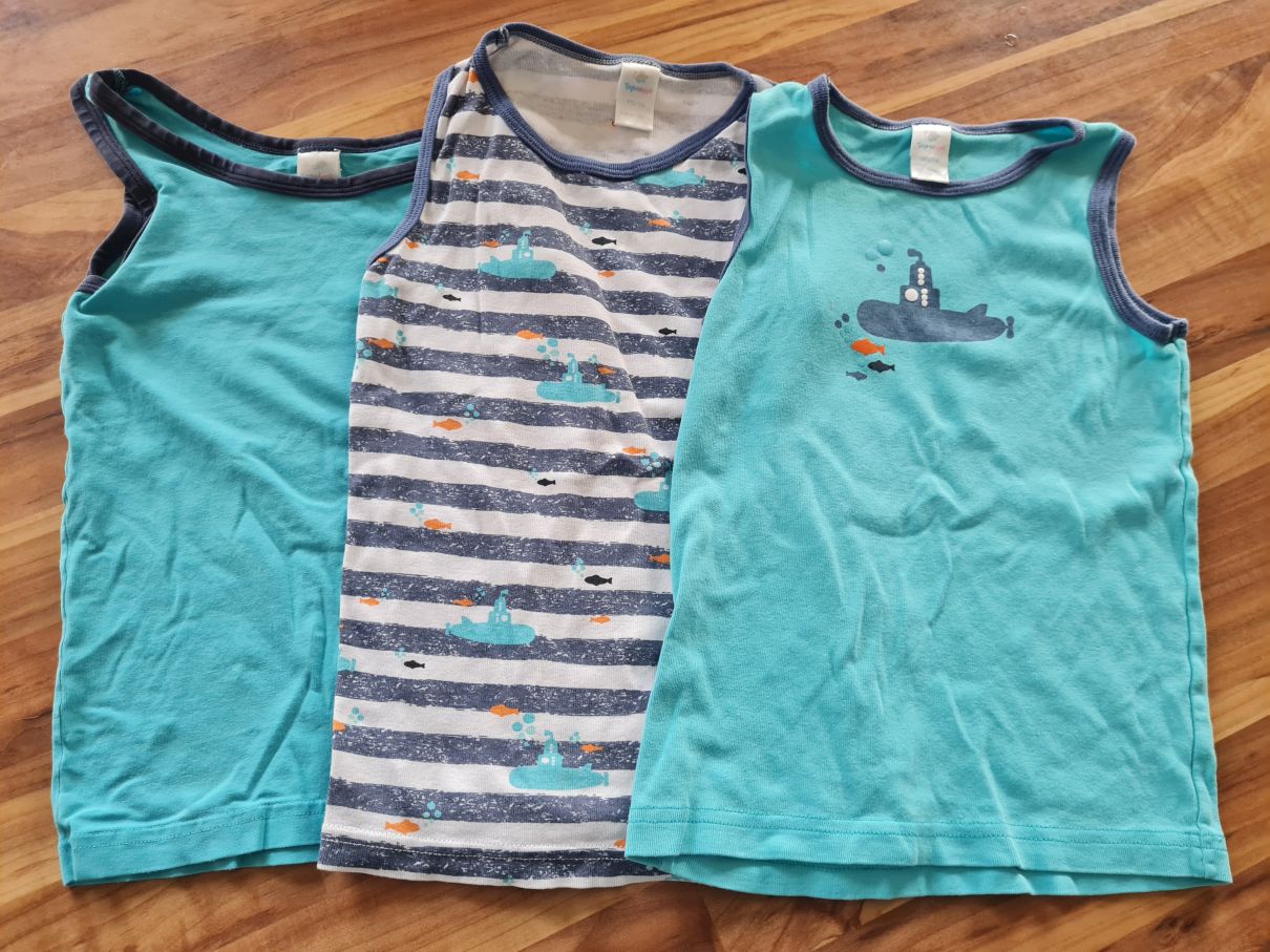 3 Unterhemden für Jungen, Gr. 110/116, Secondhand