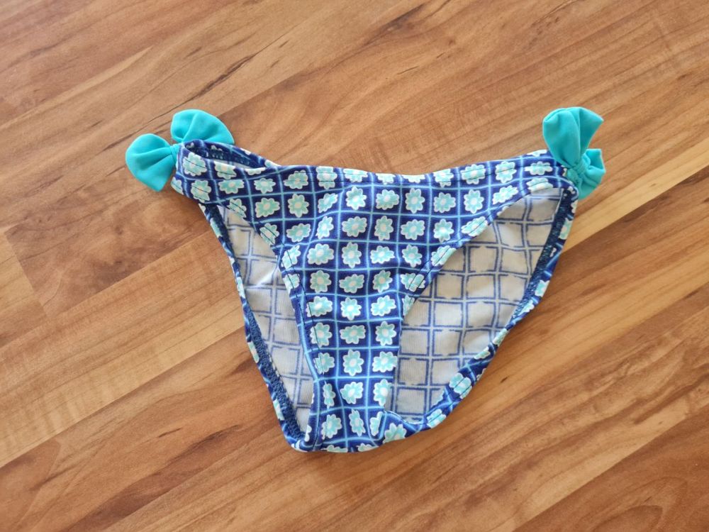Etirel Mädchen Badehose Gr. 98, Secondhand
