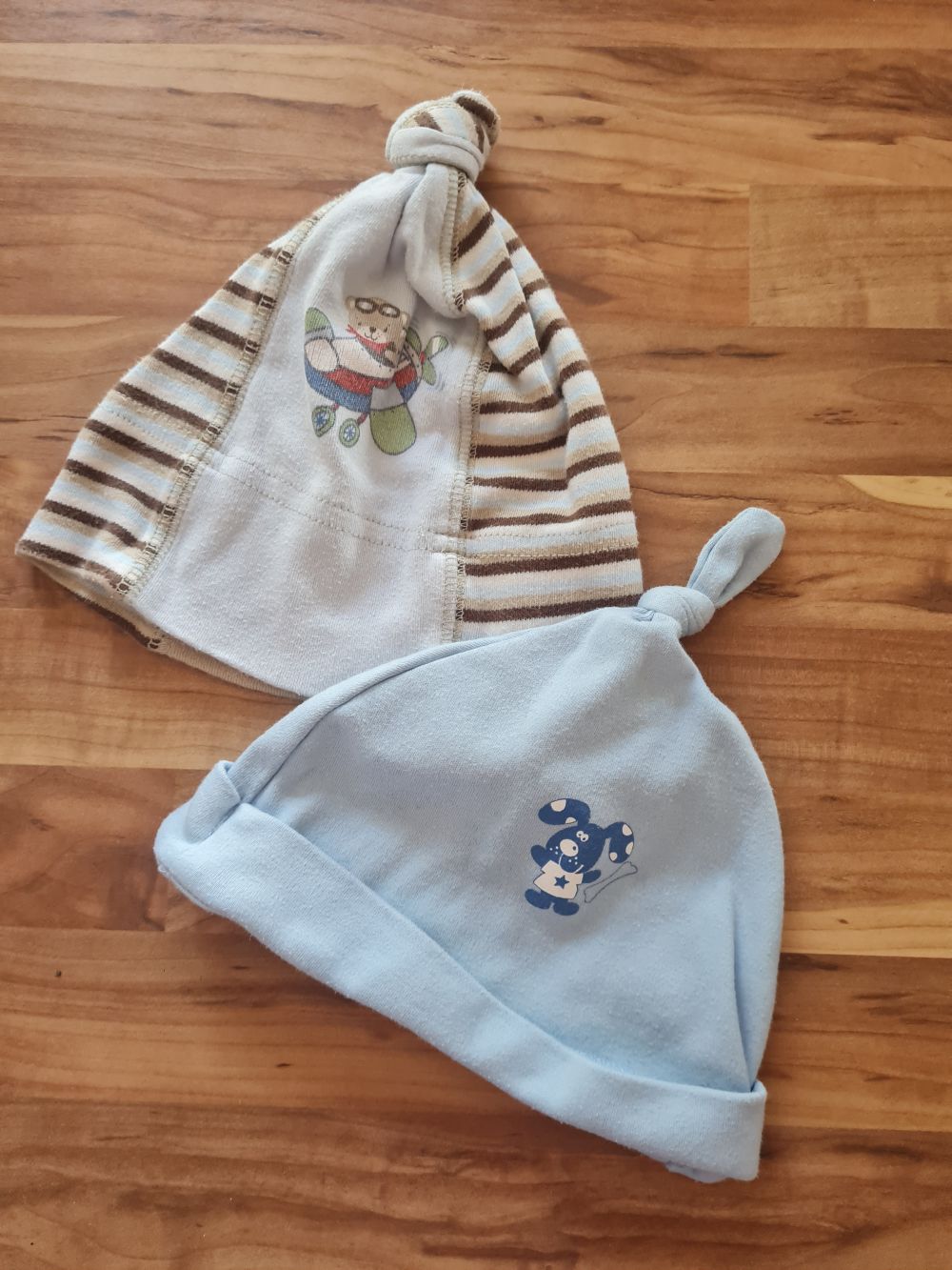 2 Mützen für Jungen, ca. Gr. 47-49 (1-2 Jahre), Secondhand