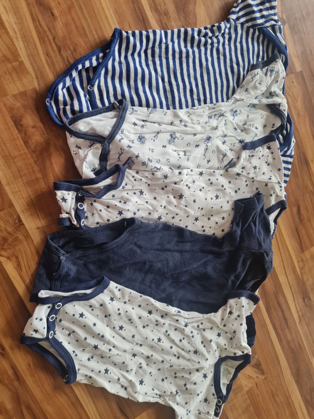 5 Kurzarmbodies, marinefarben, Gr. 74/80, Secondhand