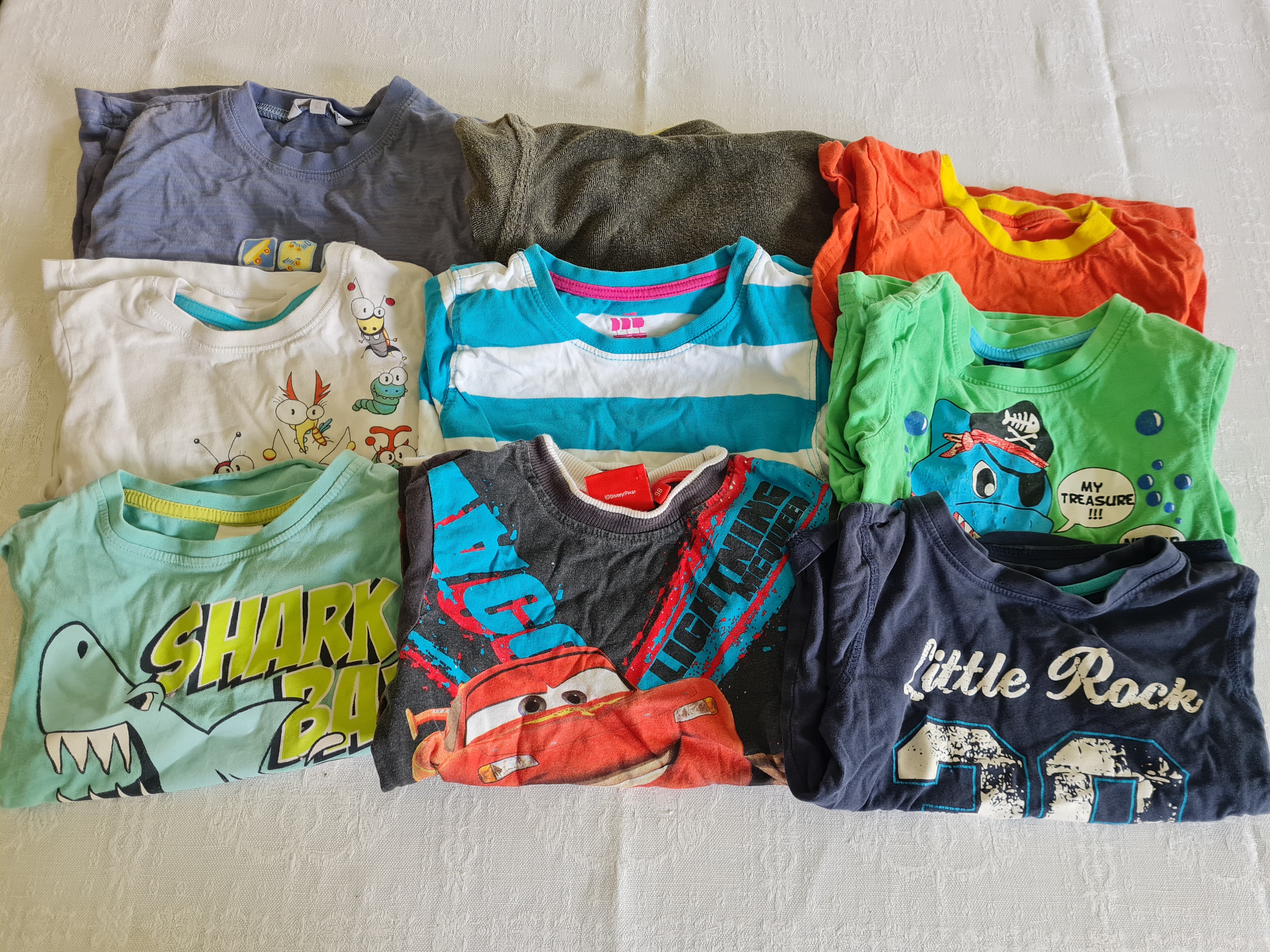 9 T-Shirts für Jungen, Gr. 98 und Gr. 98/104, Secondhand