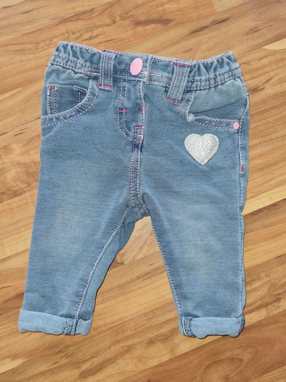 Mädchen-Hose mit Glitzerherz, Gr. 50, Secondhand