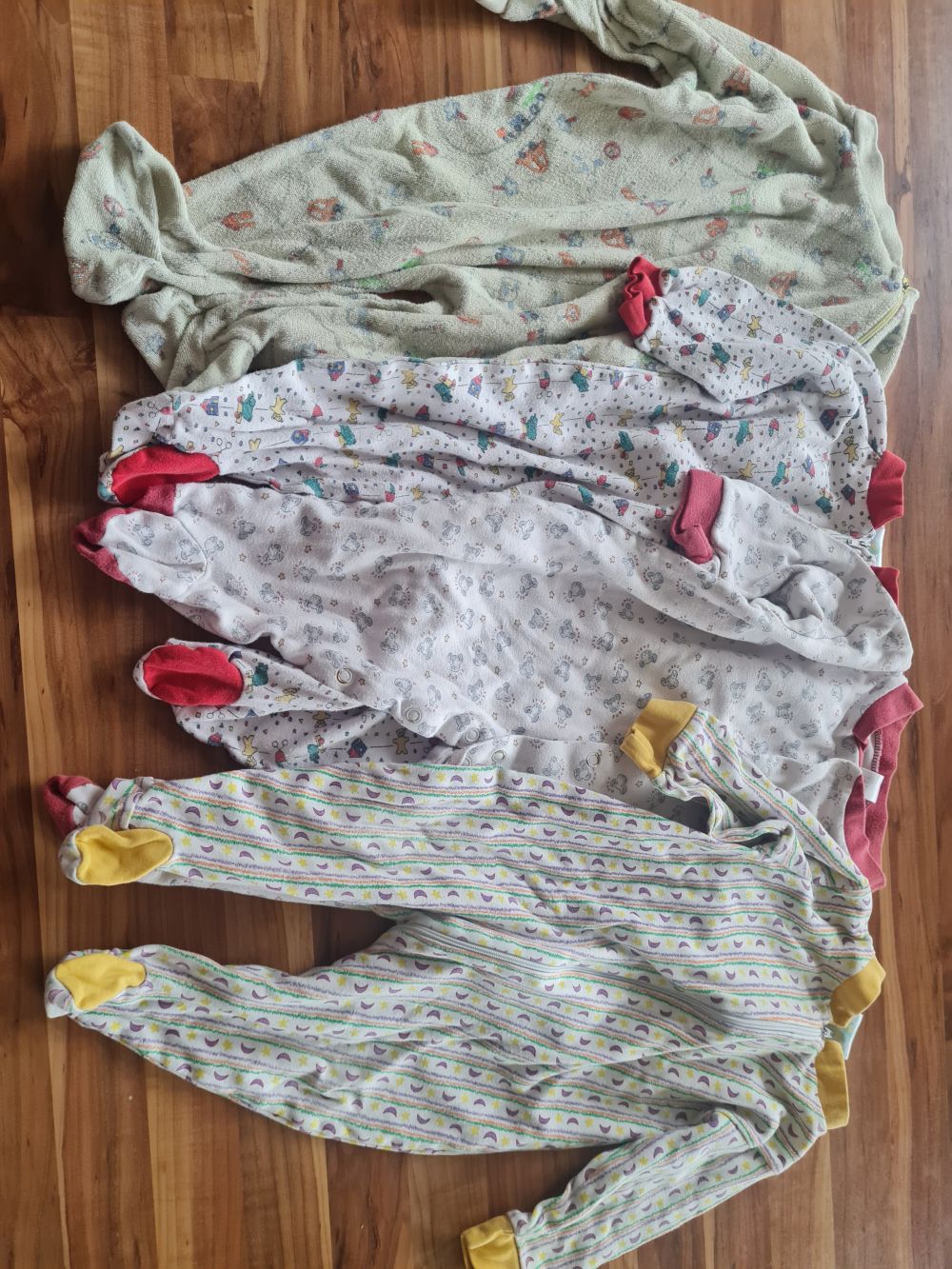 4 Schlafanzüge, Gr. 80, Secondhand