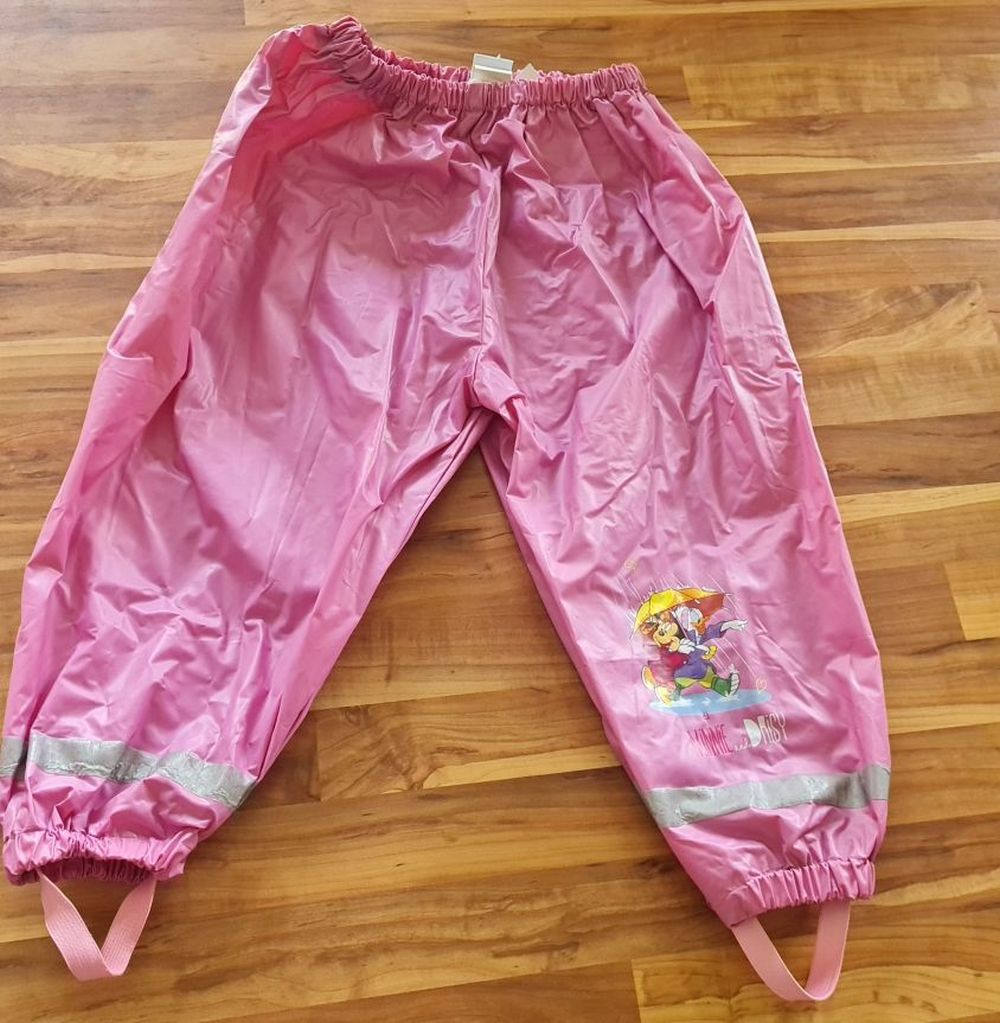 Disney Regenhose, dunkelrosa, Gr. 122, Secondhand