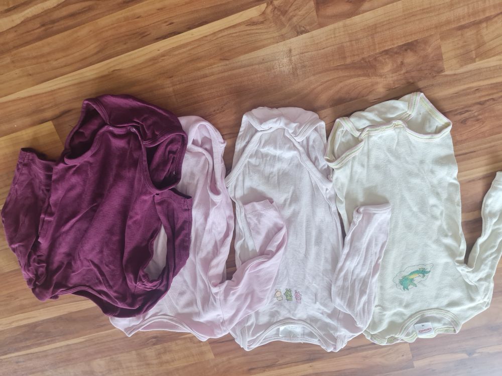 4 Langarmbodies für Mädchen, Gr. 74/80, Secondhand