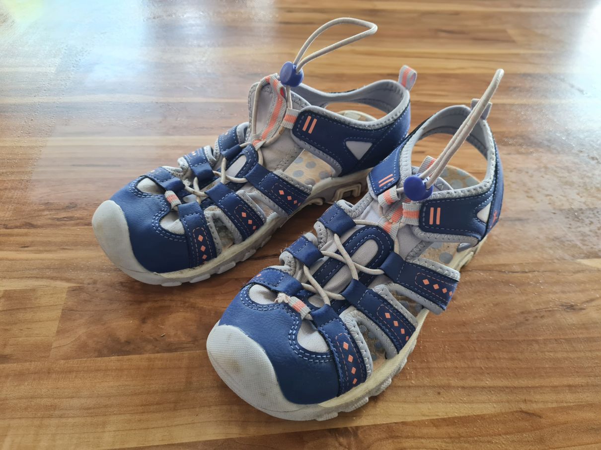Mädchen-Sandalen Gr. 34, Secondhand