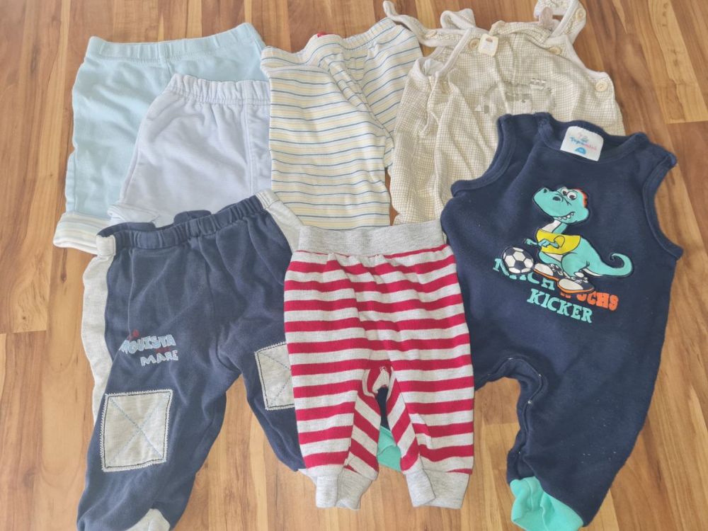 7 Hosen/Overalls für Jungen, Gr. 50/56, Secondhand