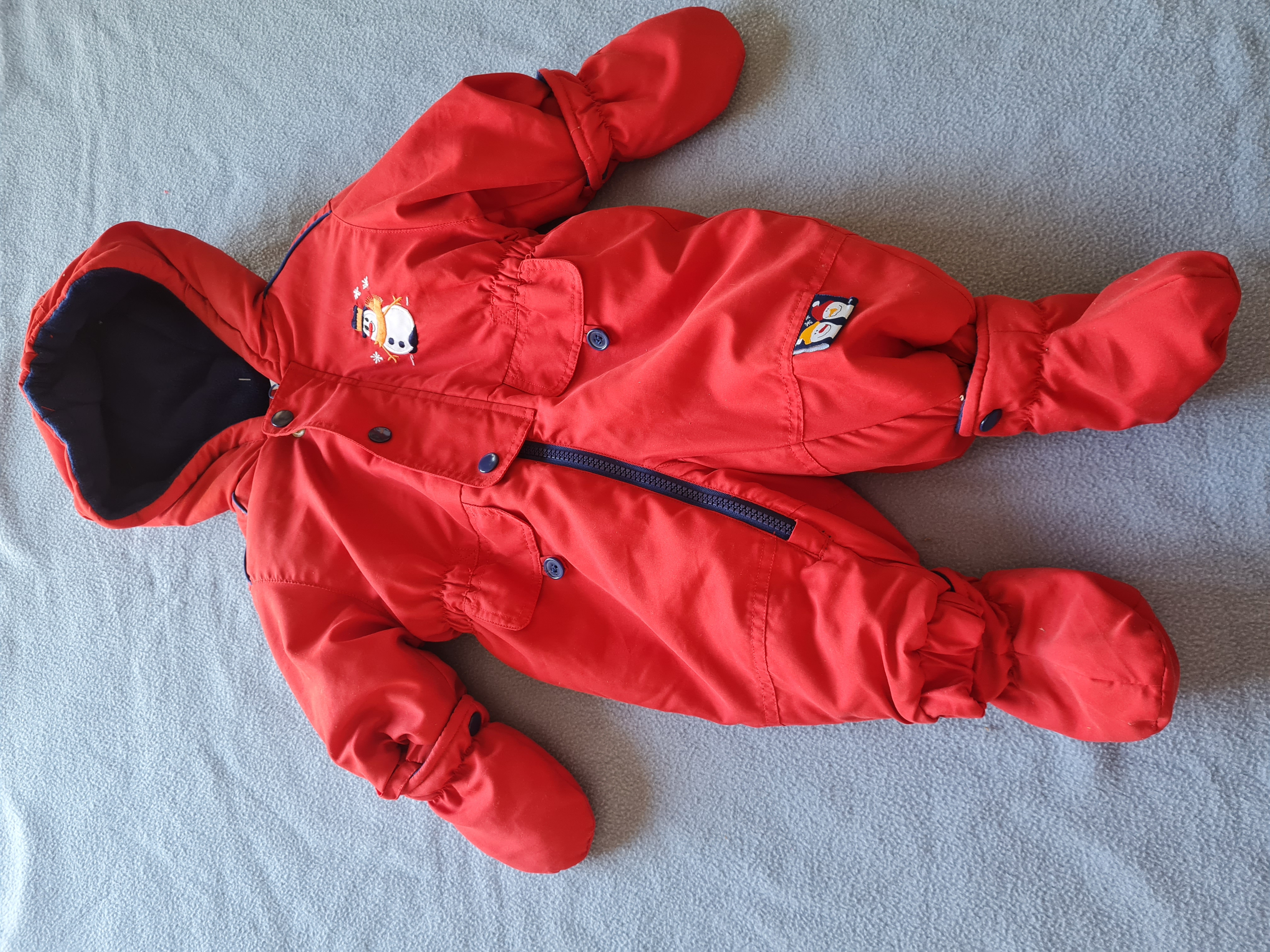 Roter Schneeanzug "Schneemann", Gr. 62/68, Secondhand