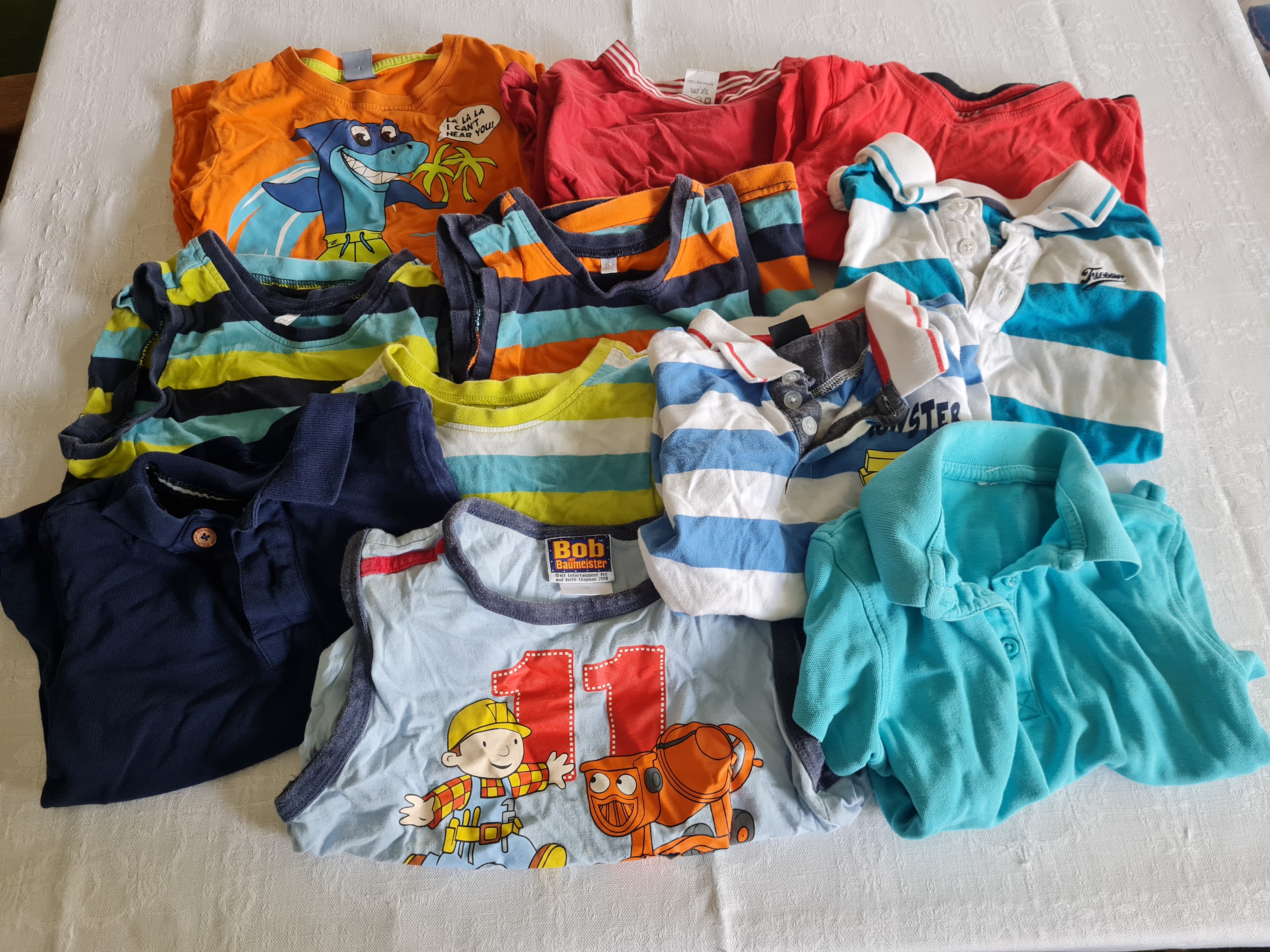 11 T-Shirts für Jungen, Gr. 104, Secondhand