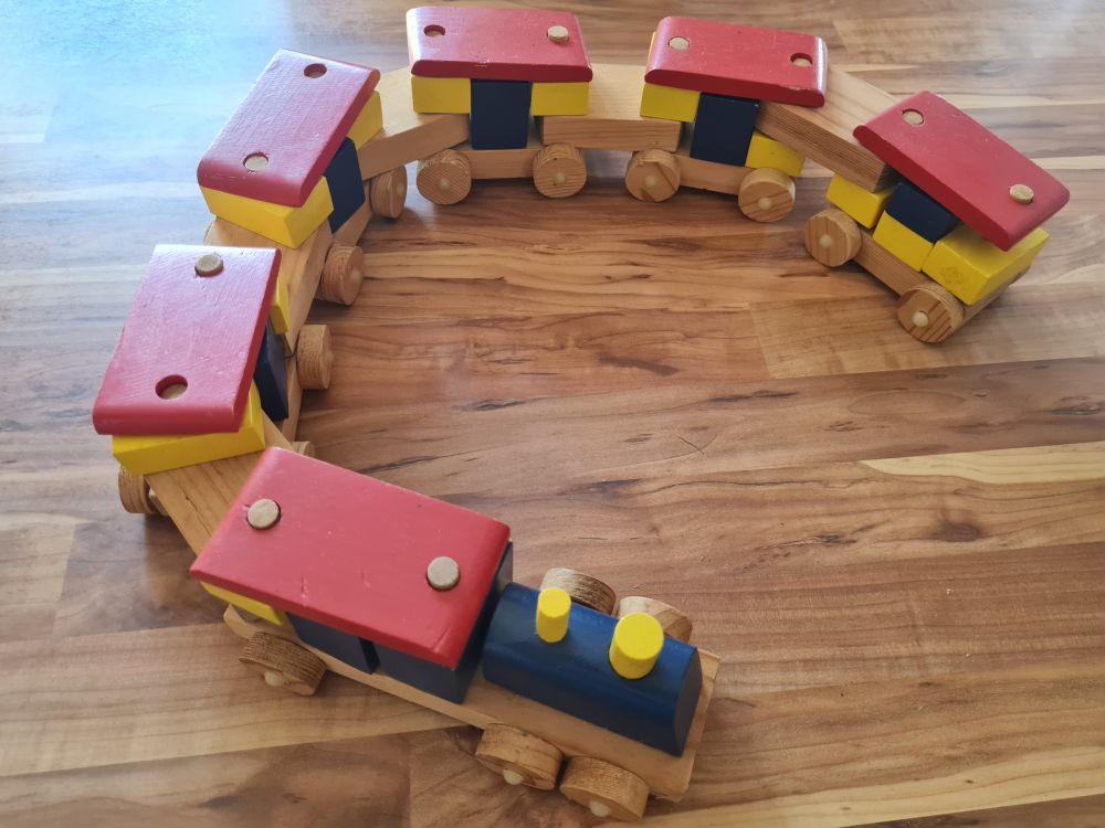 Große Holzeisenbahn mit vielen Möglichkeiten, Secondhand