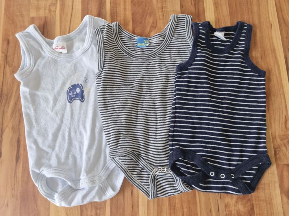 3 Jungen-Bodies ohne Arm, Gr. 62/68, Secondhand