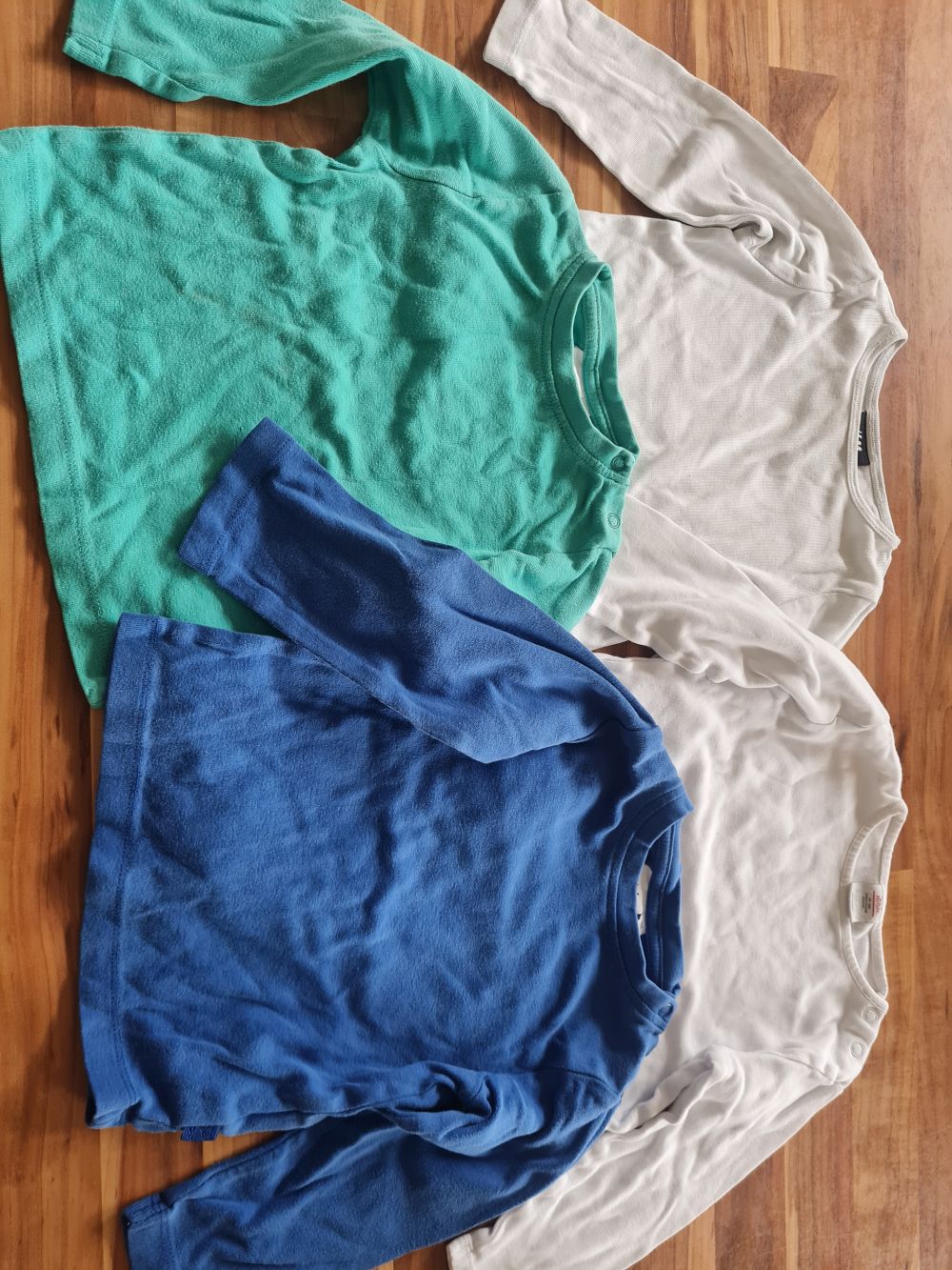 4 Langarmshirts für Jungen, unifarben, Gr. 86, Secondhand