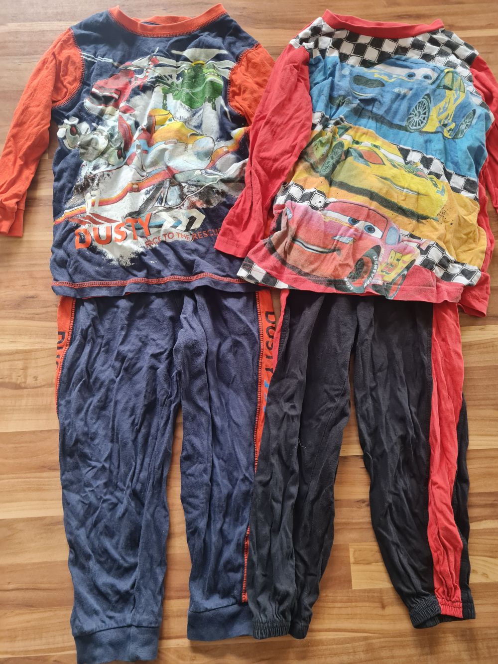 2 Schlafanzüge für Jungen, Gr. 104, Secondhand