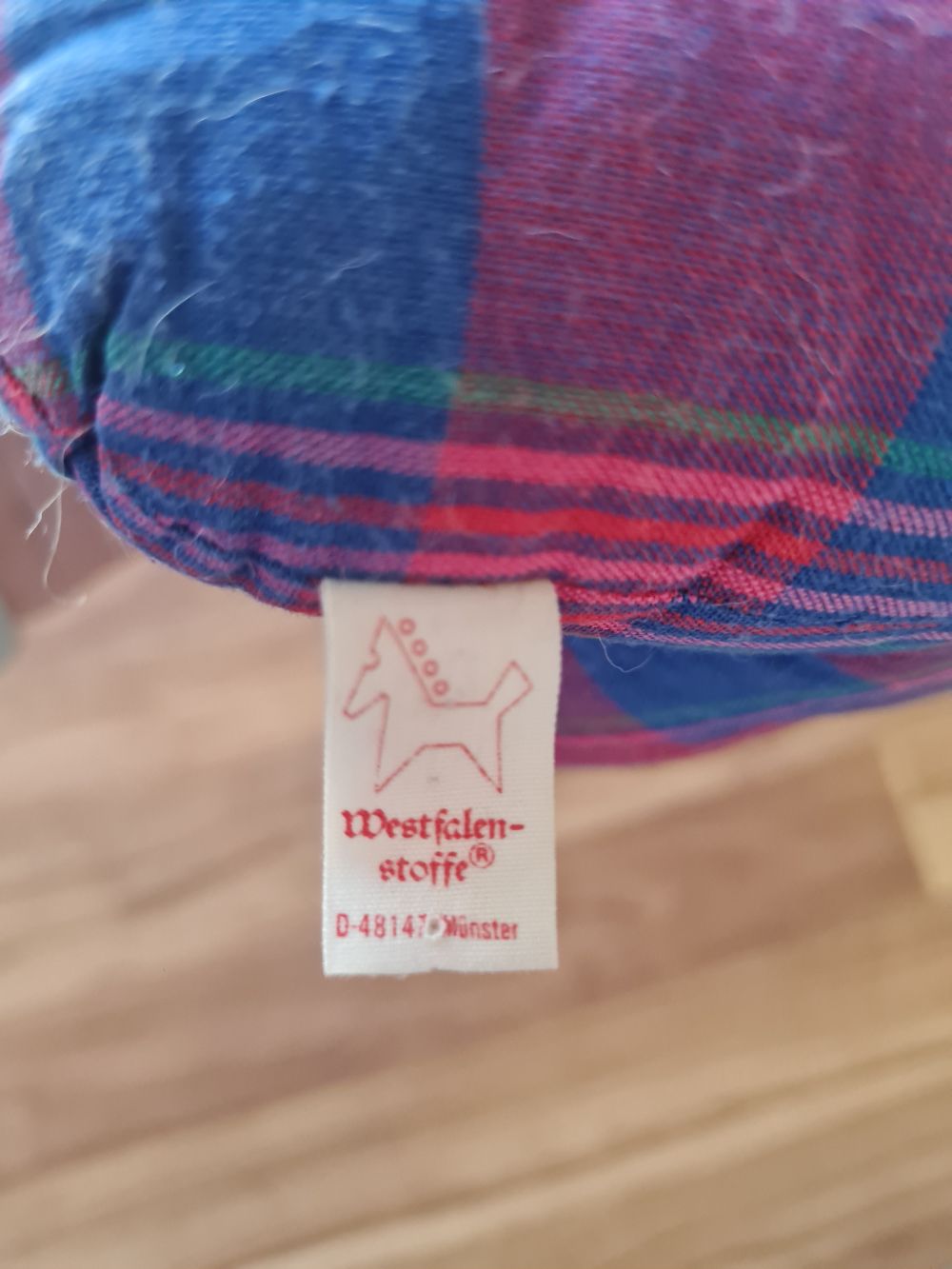 Elefant aus Stoff mit Rasselfunktion, Secondhand
