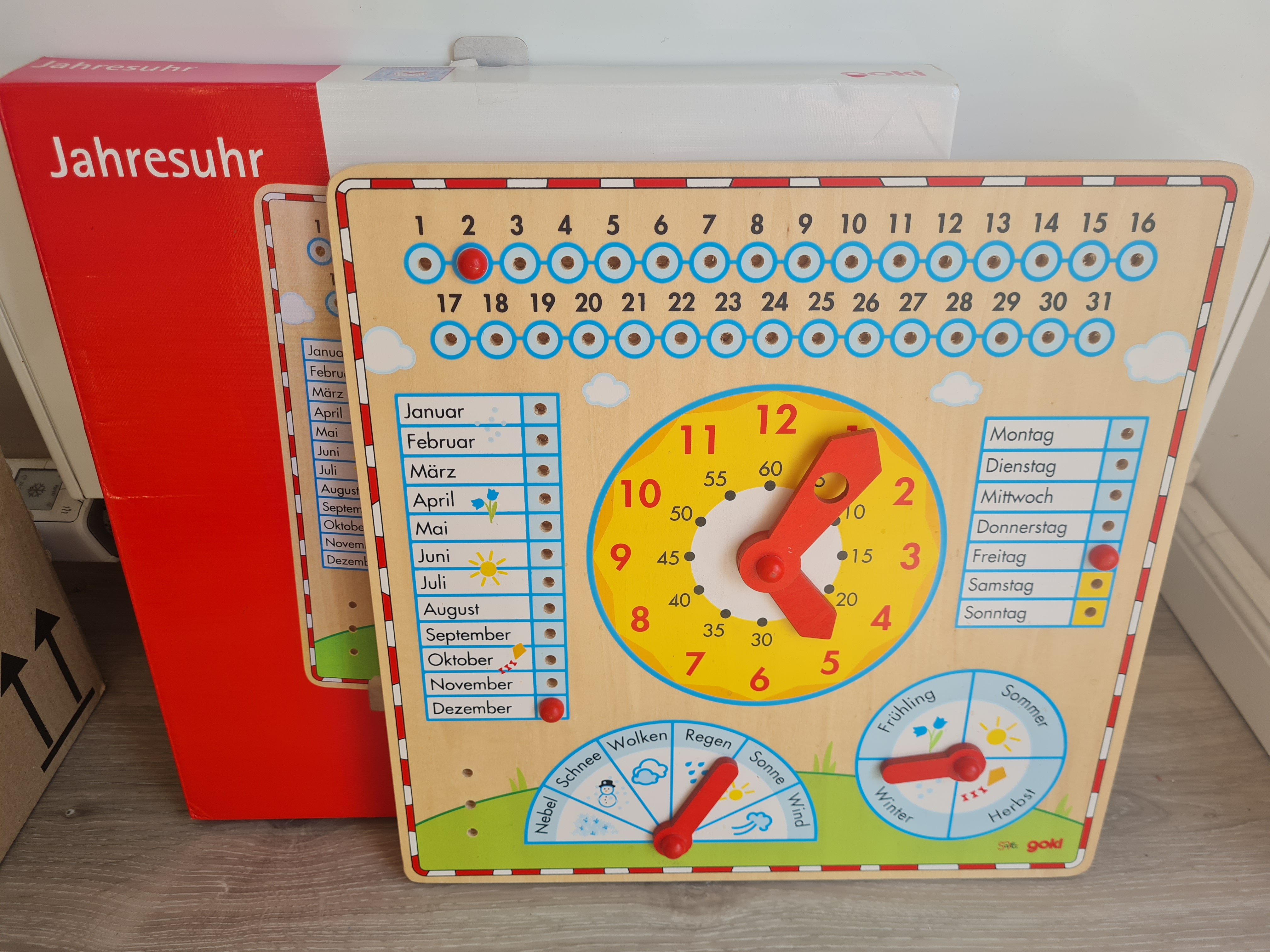 goki Jahresuhr aus Holz, Neuware
