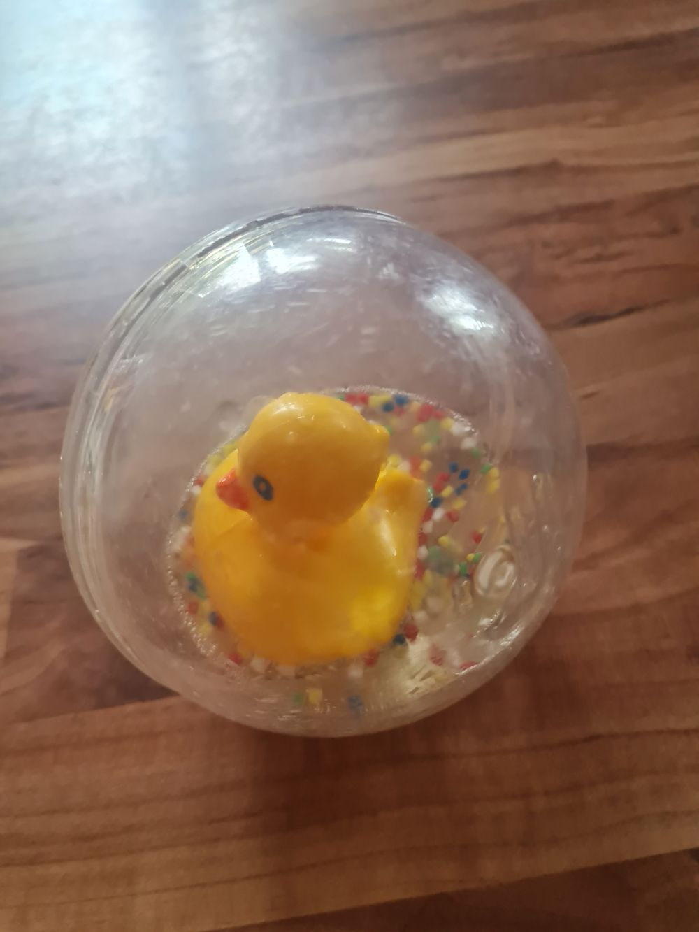 Fisher-Price WaterMates Entchenball, Lustige Ente in Kugel mit Konfetti, Secondhand