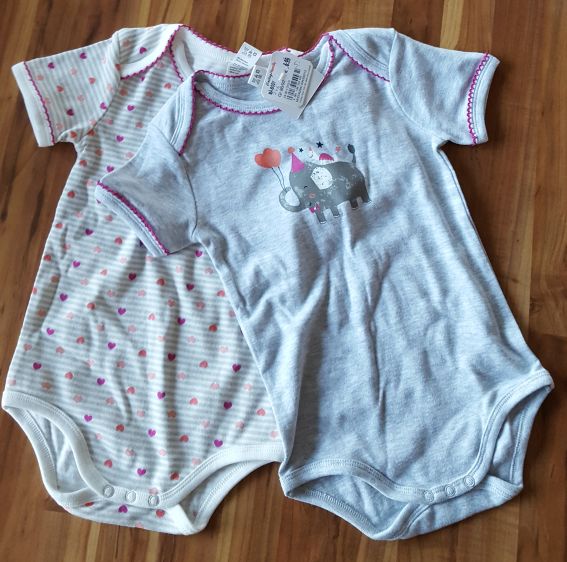 2 Kurzarm-Bodies für Mädchen, Gr. 86/92, Neuware