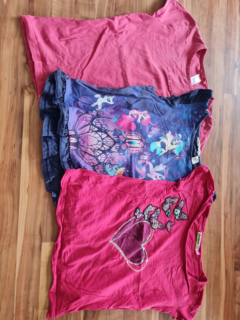3 T-Shirts für Mädchen, Gr. 134/140, Secondhand