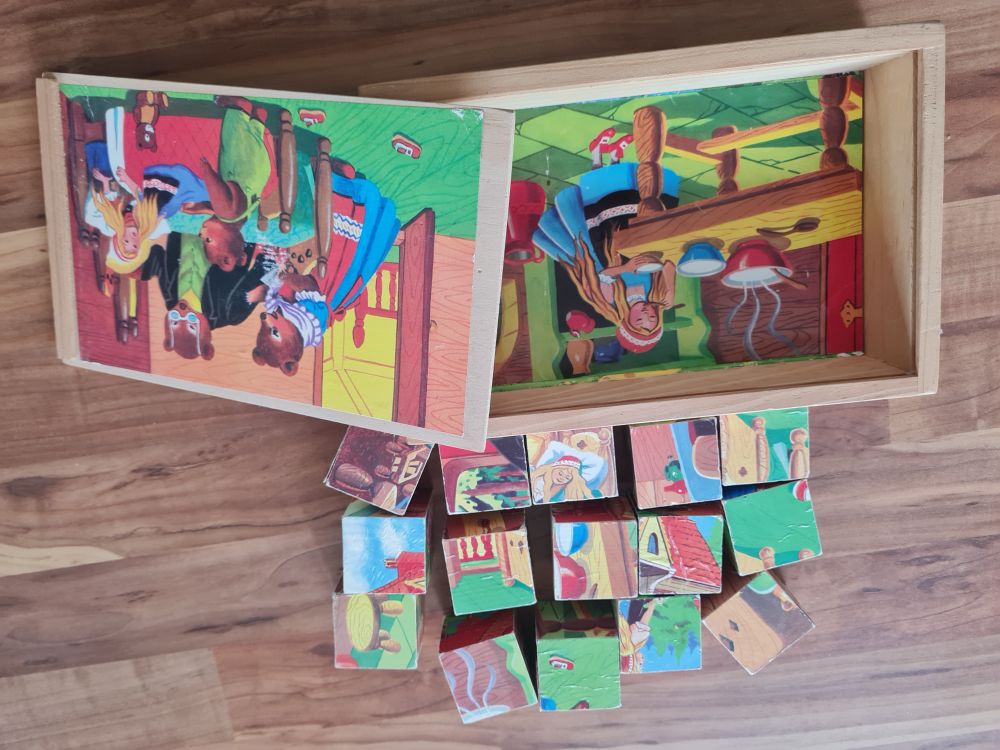 Würfelpuzzle in Holzbox, Märchenmotive, 15 Würfel, Secondhand