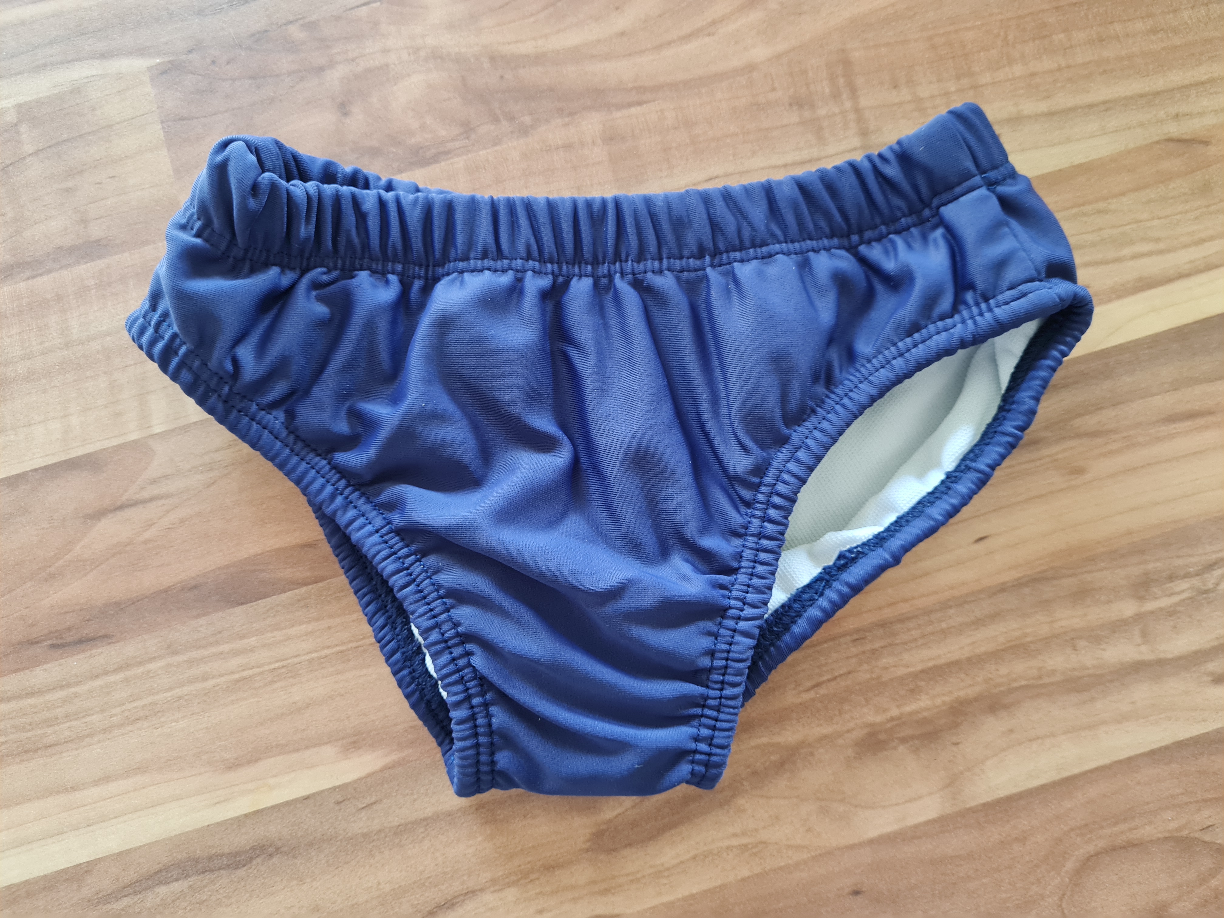 Badehose, marine mit Wal, Gr. 86, Secondhand
