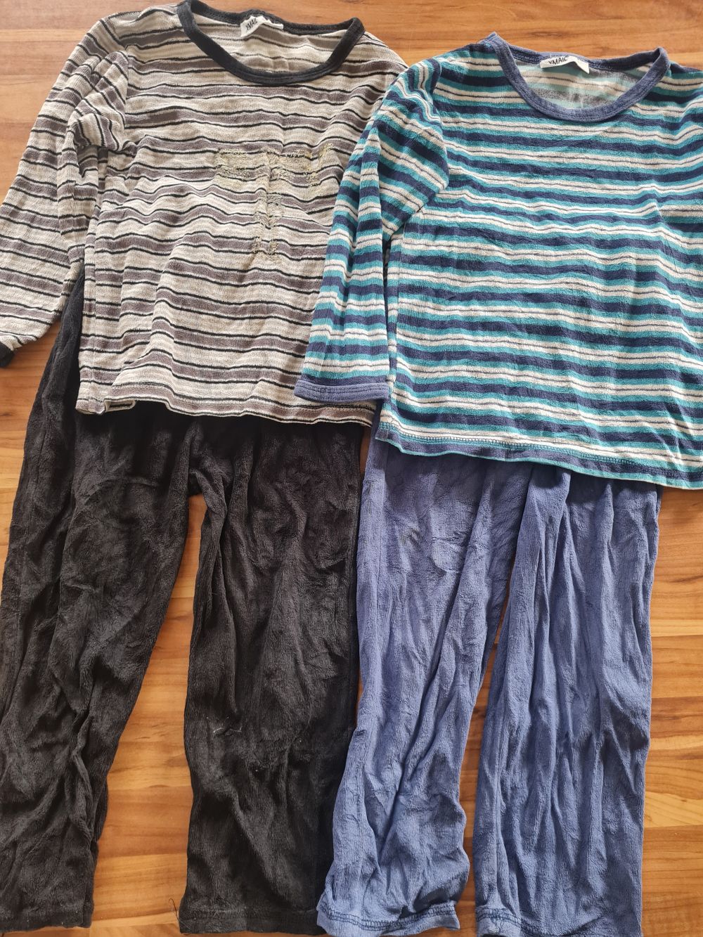2 Nicki-Schlafanzüge, Gr. 104, Secondhand