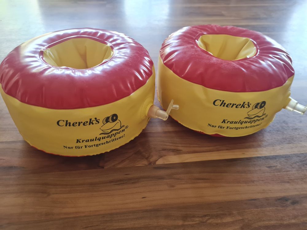 Cherek’s KraulQuappen Schwimmflügel für Fortgeschrittene Kinder - kompakte Schwimmhilfe bis 30 kg - Auftriebshilfe zum Schwimmenlernen Gelb-Rot, Secondhand