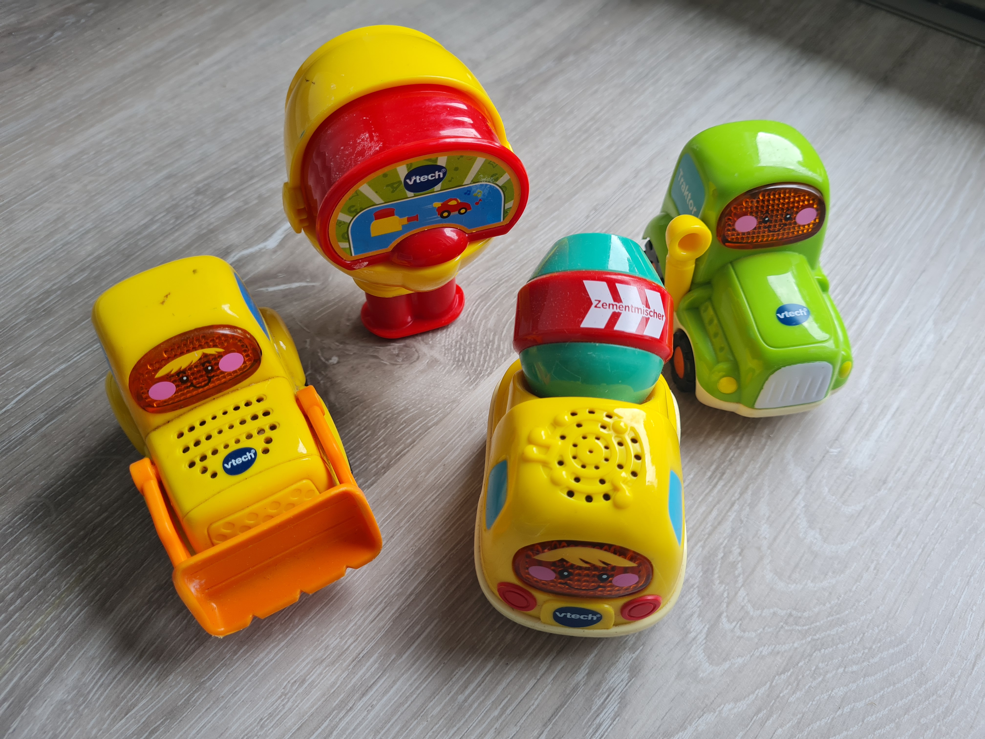 Tut Tut Babyflitzer Set Baufahrzeuge + Traktor