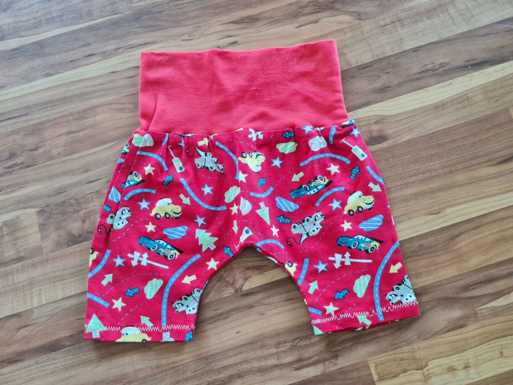 Handmade Kurze Hose "Autos", Gr. 98-110, Neuware