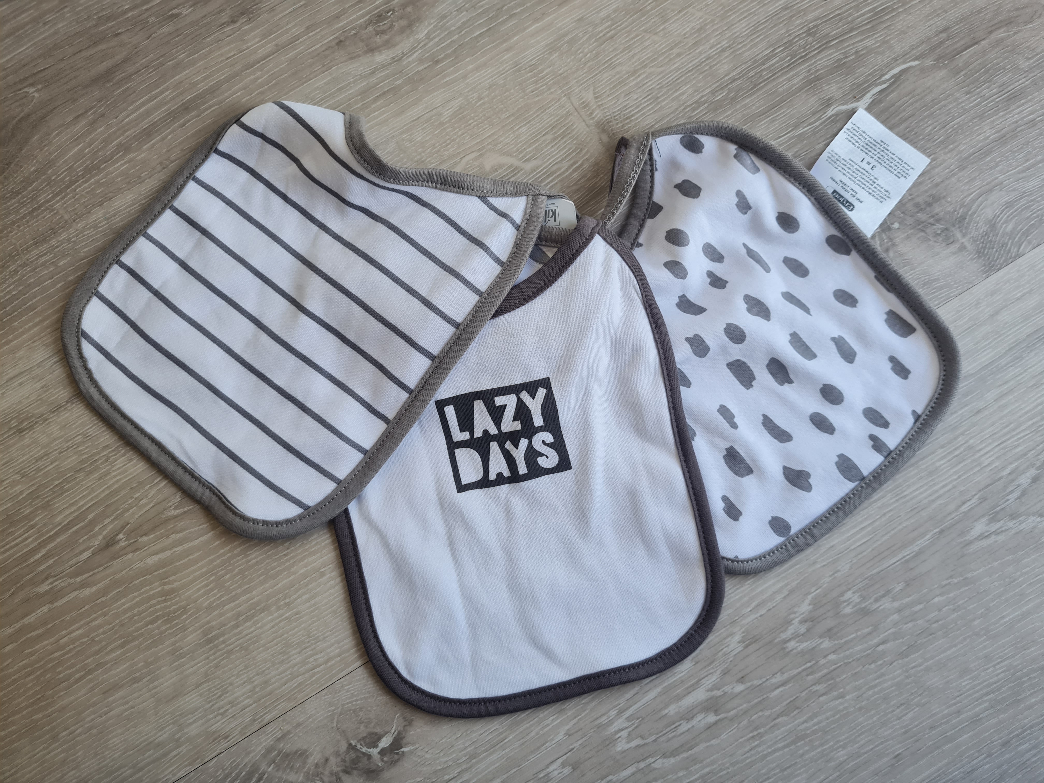 Set mit 3 Lätzchen, Neuware