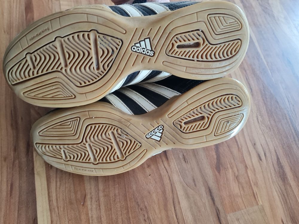Adidas Sportschuhe, Gr. 34, Secondhand